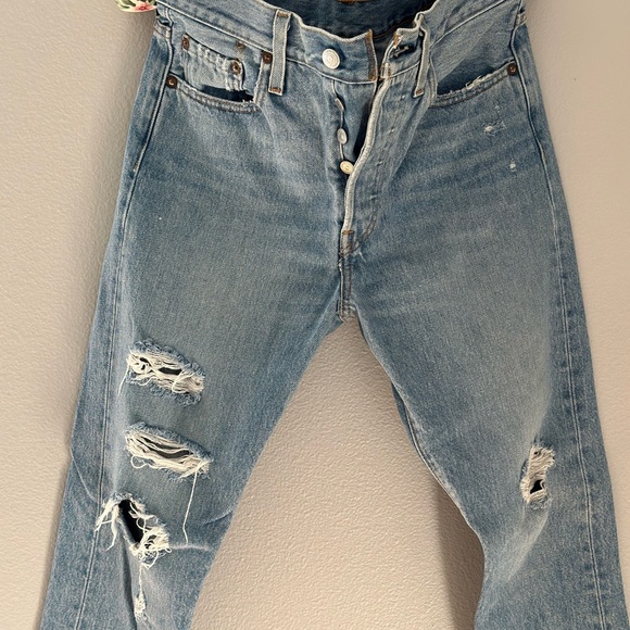 LEVI'S Premium 501 S Jeans Women's W27/L28 High Rise Ripped Distressed - Picture 10 of 11